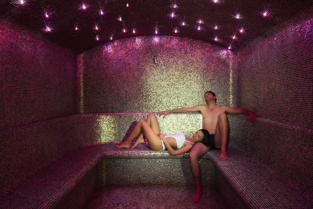Alcazar Hotel & Spa Монте Гордо Екстериор снимка
