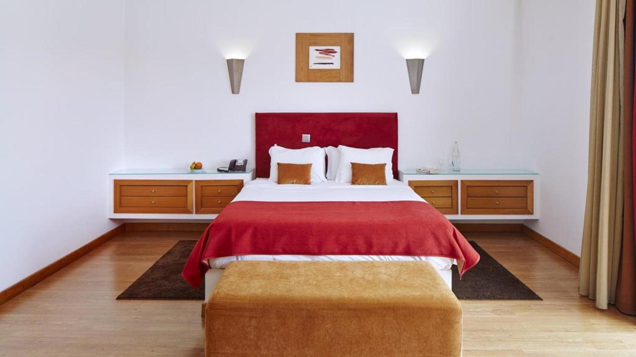 Alcazar Hotel & Spa Монте Гордо Екстериор снимка
