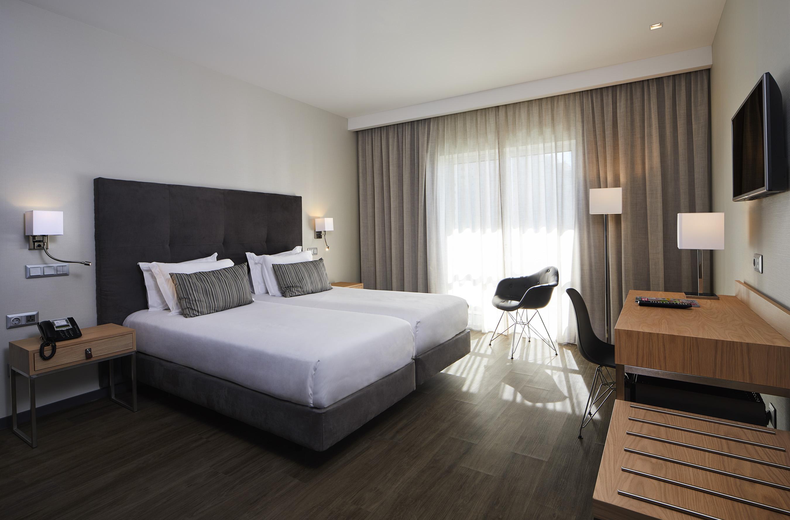 Alcazar Hotel & Spa Монте Гордо Екстериор снимка