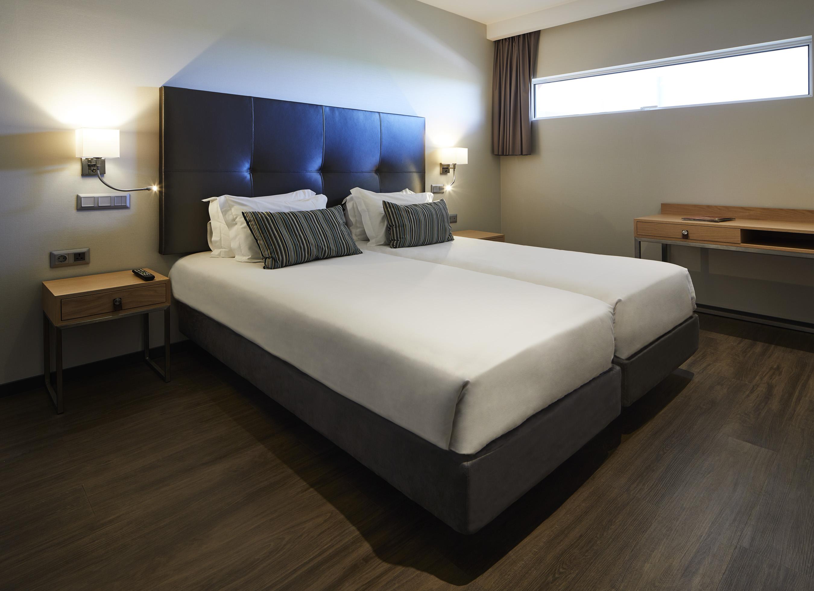 Alcazar Hotel & Spa Монте Гордо Екстериор снимка