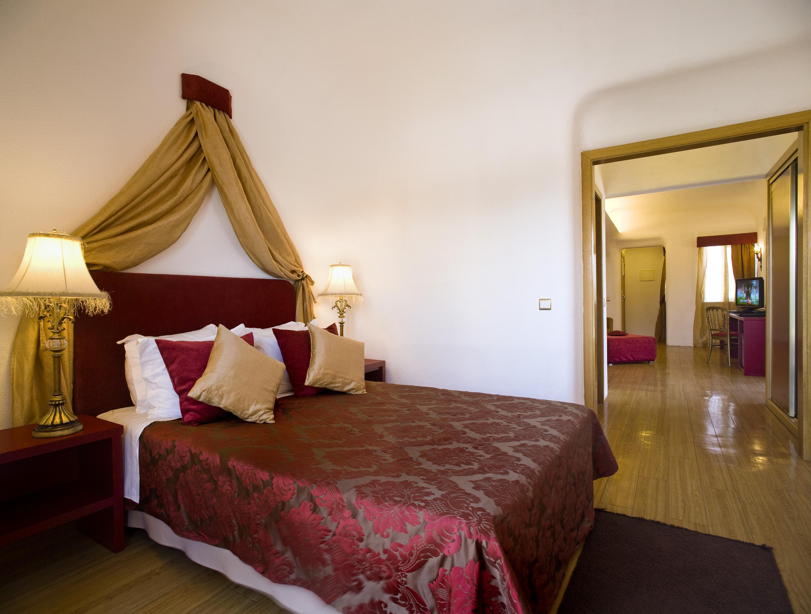 Alcazar Hotel & Spa Монте Гордо Екстериор снимка