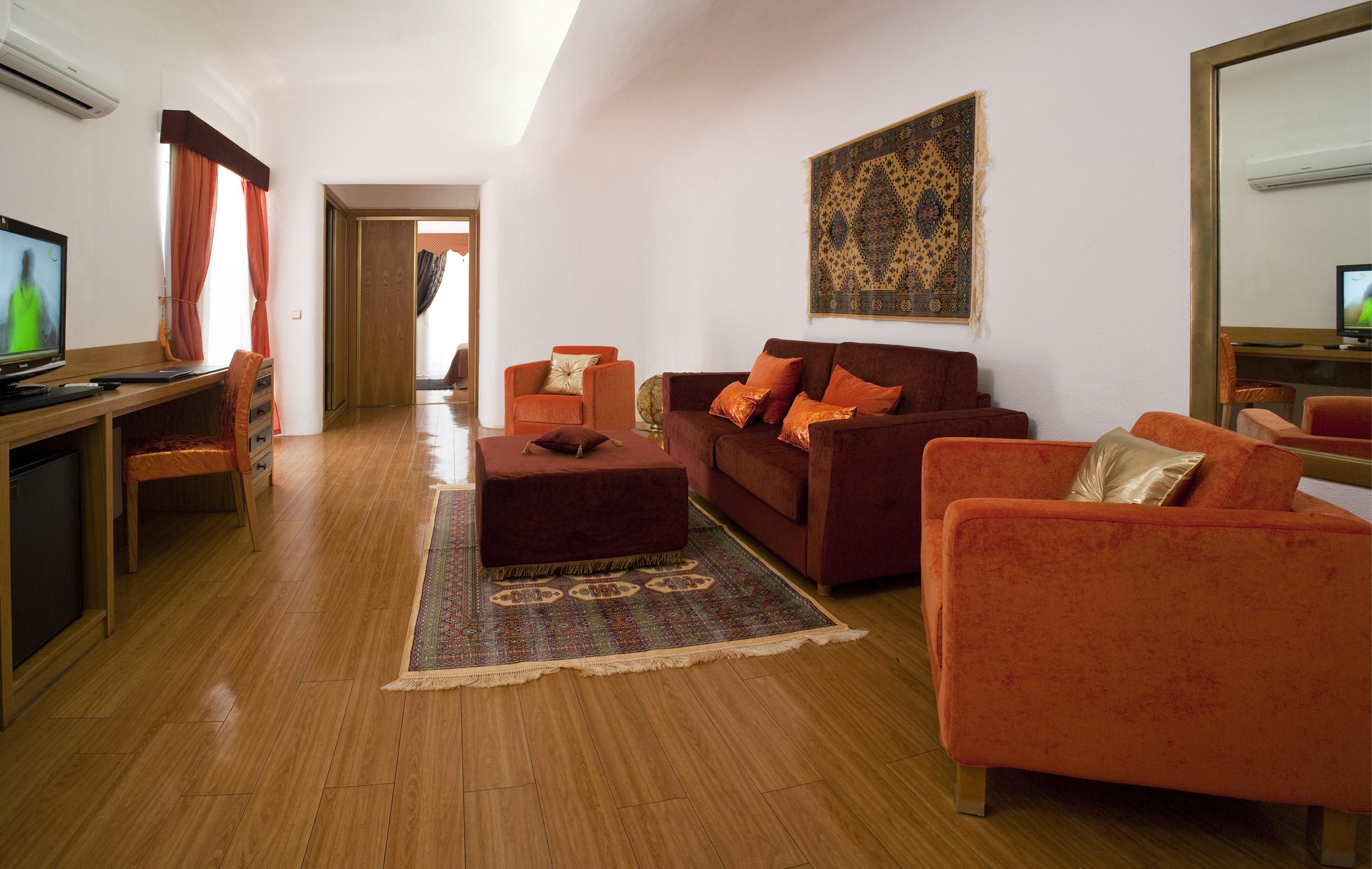 Alcazar Hotel & Spa Монте Гордо Екстериор снимка