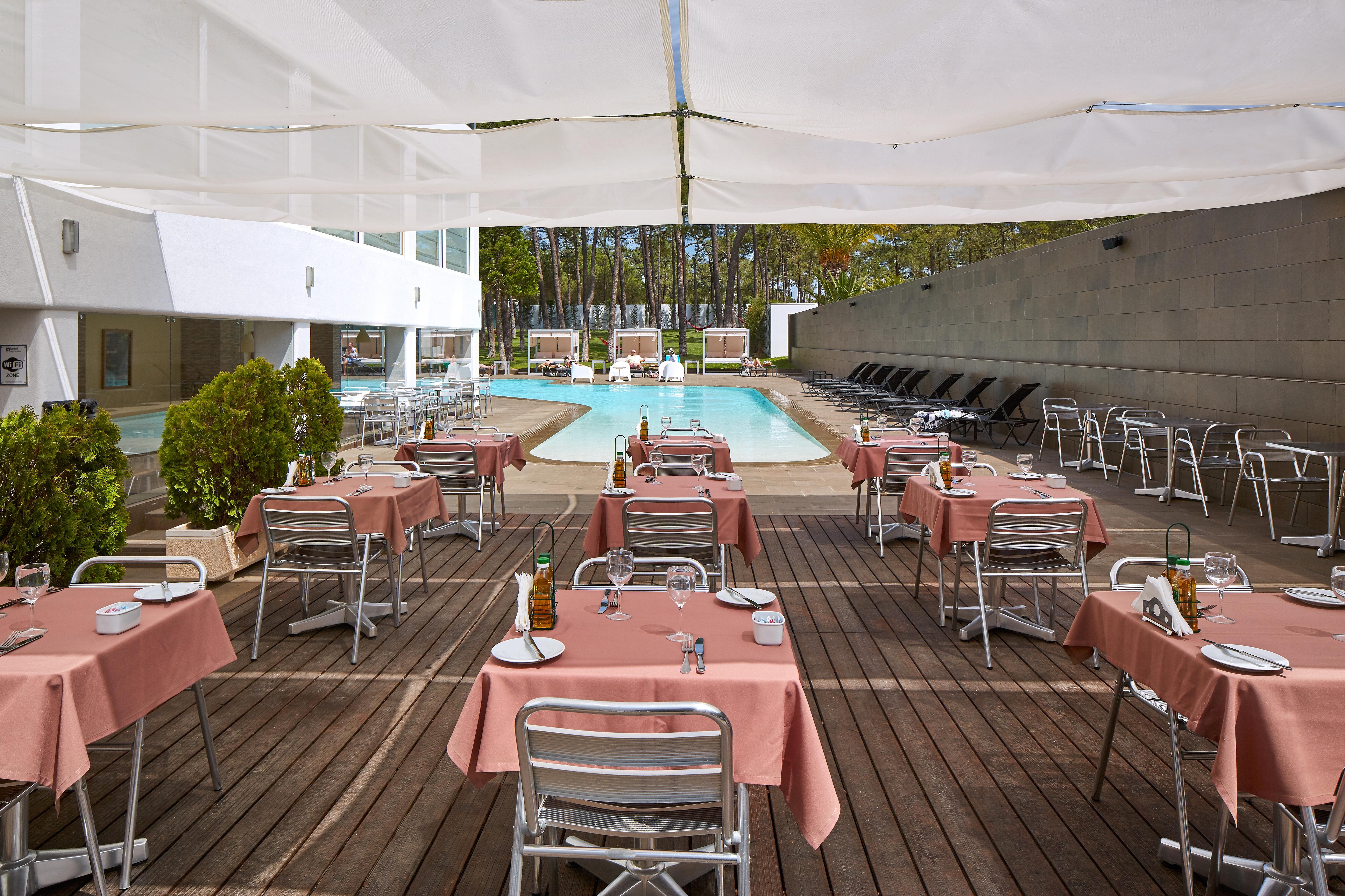 Alcazar Hotel & Spa Монте Гордо Екстериор снимка