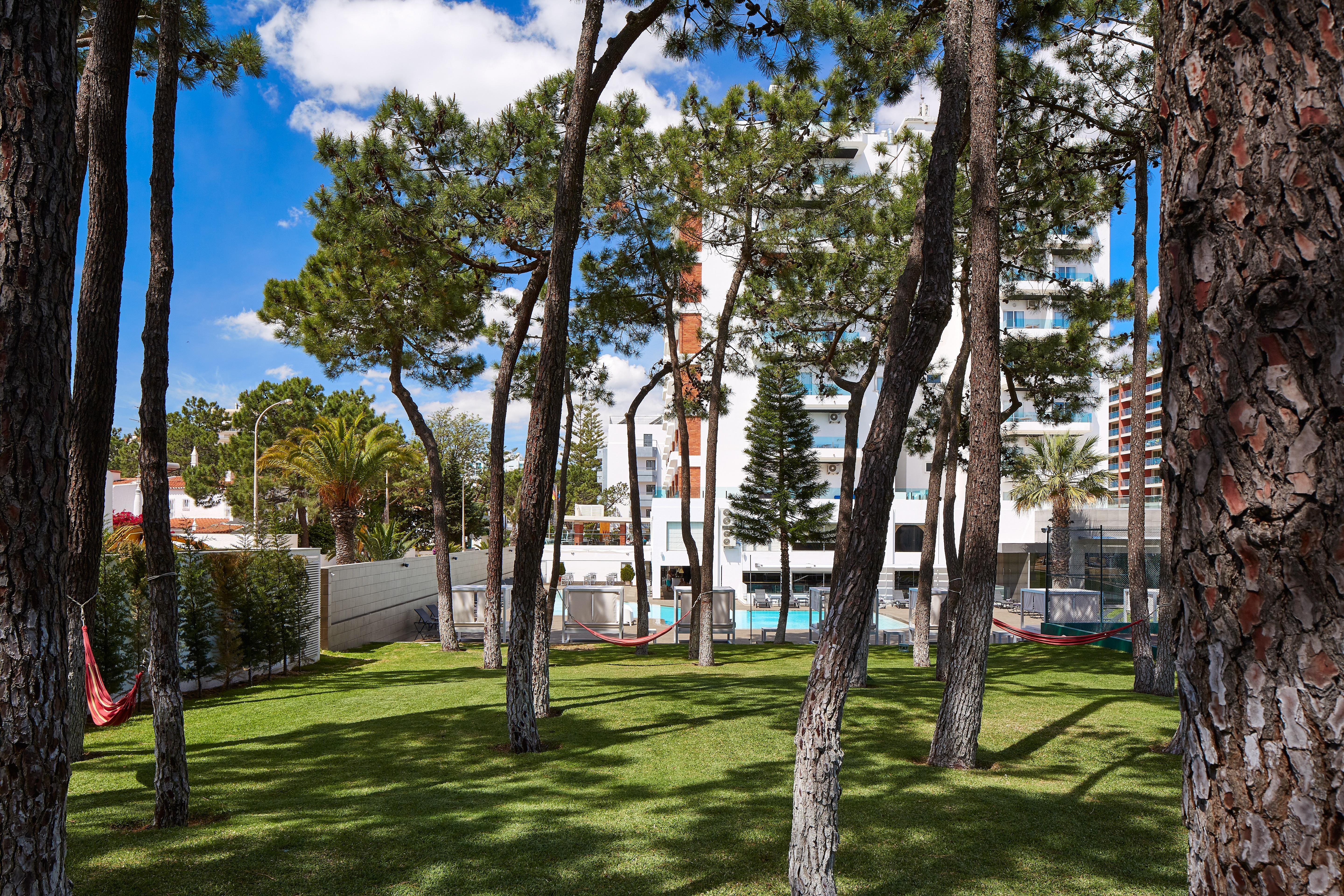 Alcazar Hotel & Spa Монте Гордо Екстериор снимка