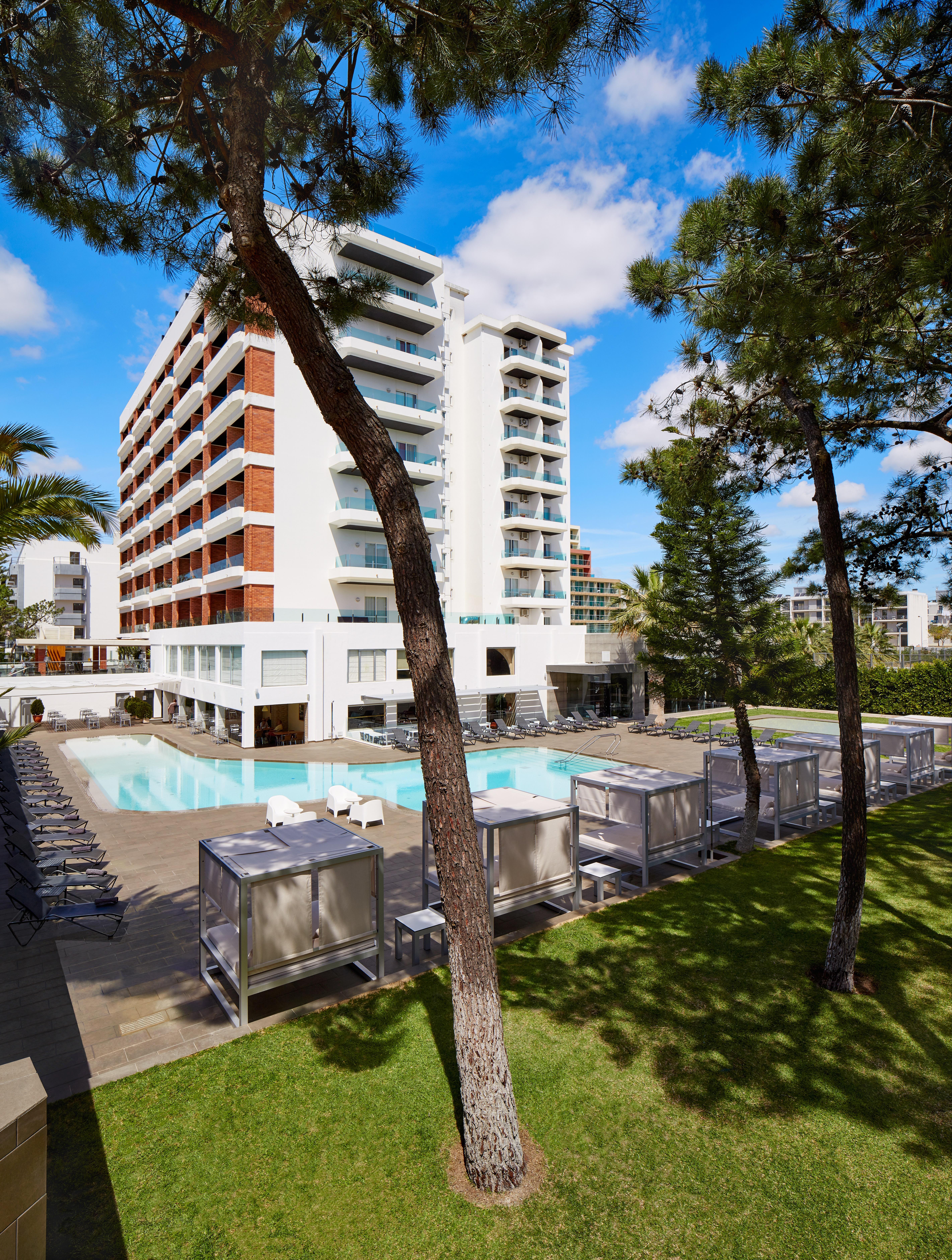 Alcazar Hotel & Spa Монте Гордо Екстериор снимка