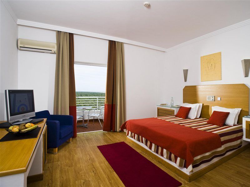 Alcazar Hotel & Spa Монте Гордо Екстериор снимка