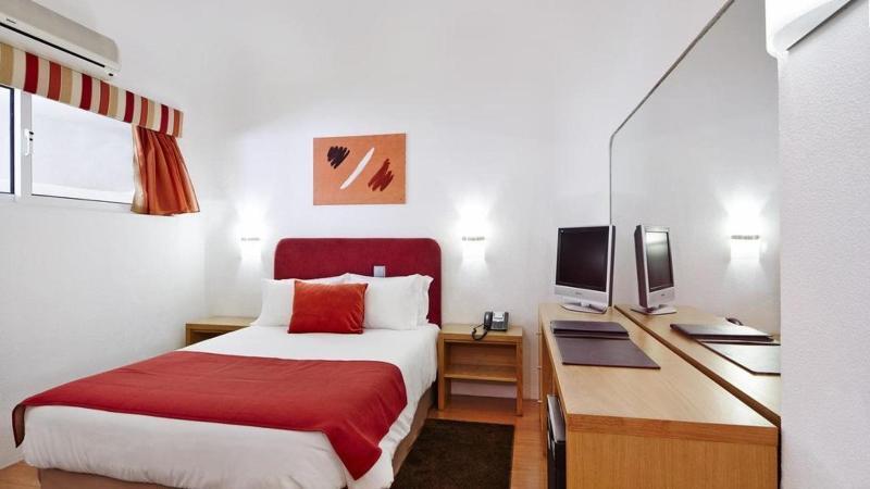 Alcazar Hotel & Spa Монте Гордо Екстериор снимка